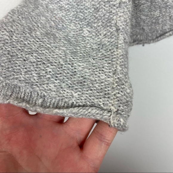 Athleta Cream Gray 100% Wool Color Block Pullover Sweater Size Medium - Picture 6 of 6